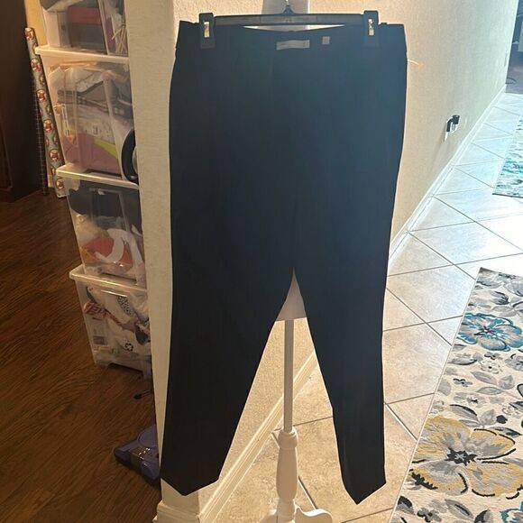Vince Women's Size 12 Flat Front Dress Pants Solid Black Slacks Office Classic - Picture 1 of 9